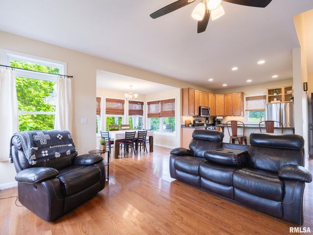 4906 S SIR LIONEL Court, Mapleton, IL 61547