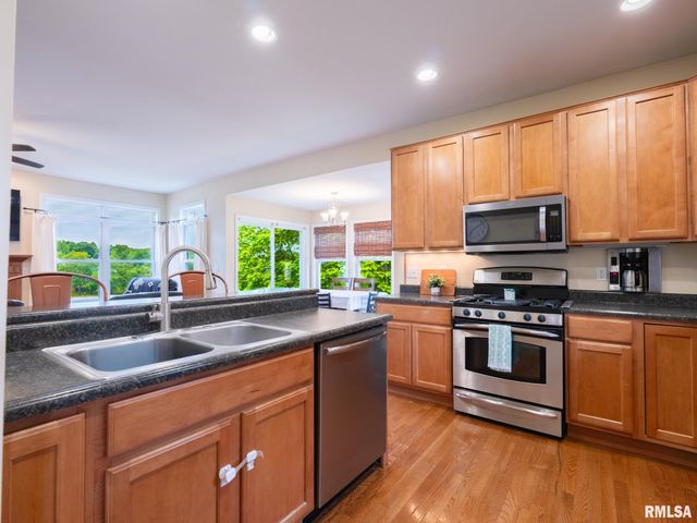 4906 S SIR LIONEL Court, Mapleton, IL 61547