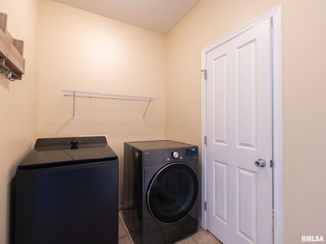 4906 S SIR LIONEL Court, Mapleton, IL 61547