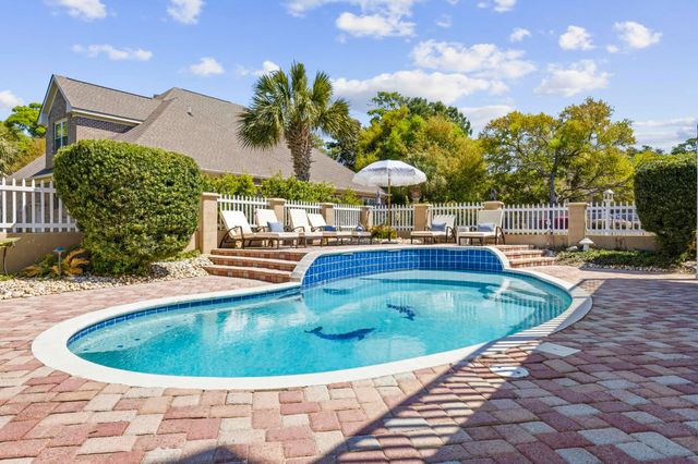 701 Hillside Ave. N, North Myrtle Beach, SC 29582