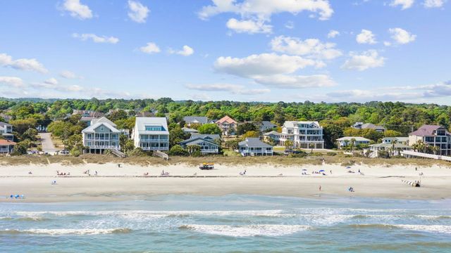 701 Hillside Ave. N, North Myrtle Beach, SC 29582