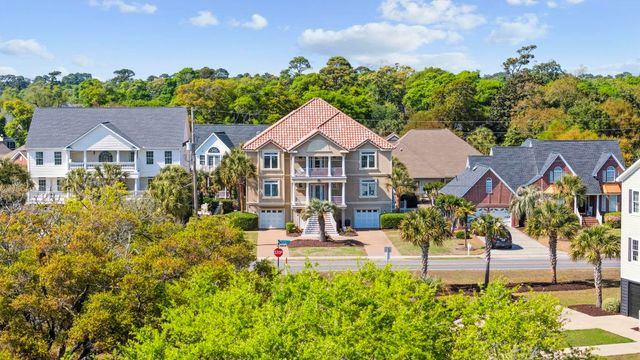 701 Hillside Ave. N, North Myrtle Beach, SC 29582