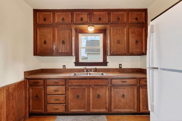 830 MARKET STREET, Nekoosa, WI 54457