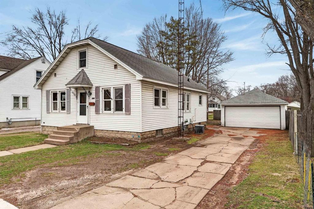 830 MARKET STREET, Nekoosa, WI 54457