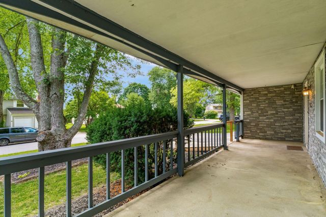 626 Pickerington Hills Drive, Pickerington, OH 43147