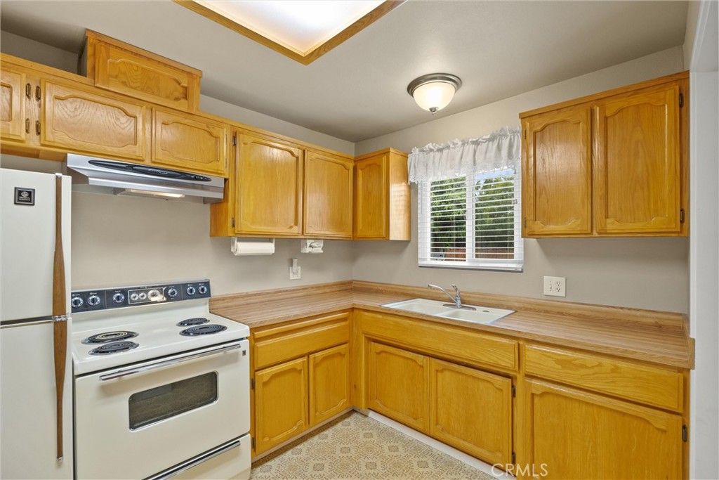 Image 14 of property listing at 33 La Cresenta, Oroville, CA 95965