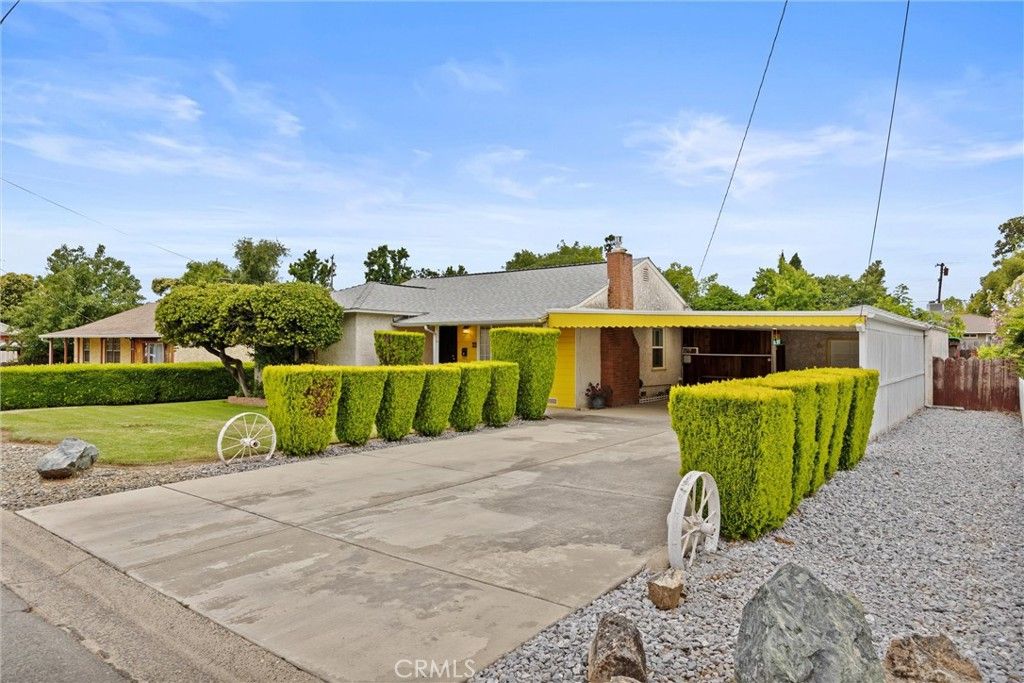 Image 2 of property listing at 33 La Cresenta, Oroville, CA 95965
