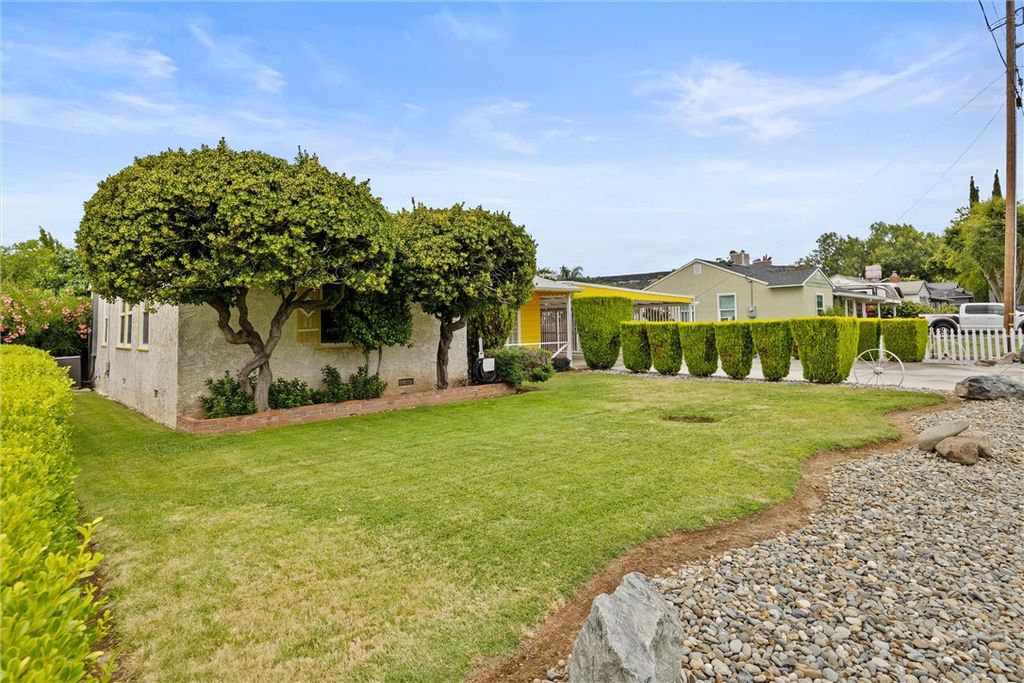Image 3 of property listing at 33 La Cresenta, Oroville, CA 95965
