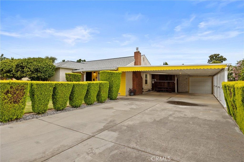 Image 4 of property listing at 33 La Cresenta, Oroville, CA 95965