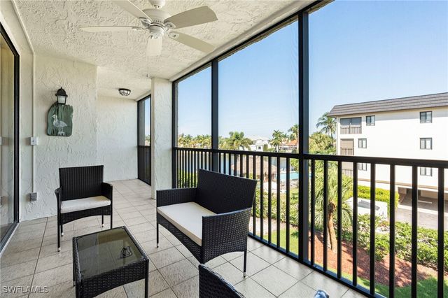 838 W Elkcam CIR 302, Marco Island, FL 34145