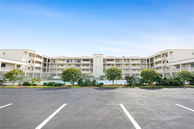 838 W Elkcam CIR 302, Marco Island, FL 34145