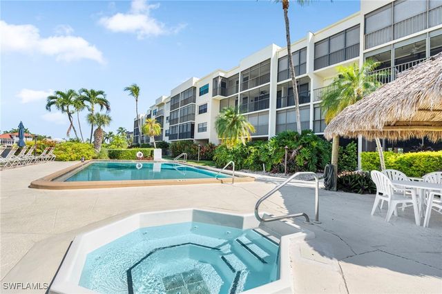 838 W Elkcam CIR 302, Marco Island, FL 34145