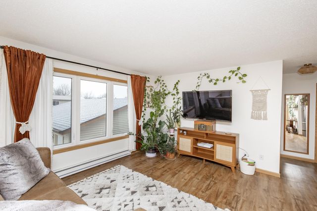 2008 5th Avenue E, West Fargo, ND 58078