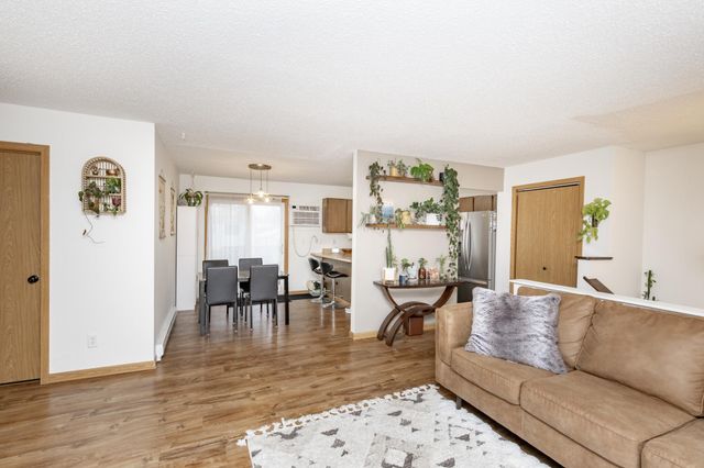 2008 5th Avenue E, West Fargo, ND 58078