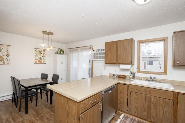 2008 5th Avenue E, West Fargo, ND 58078