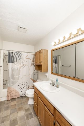 2008 5th Avenue E, West Fargo, ND 58078