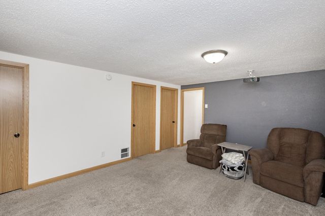 2008 5th Avenue E, West Fargo, ND 58078