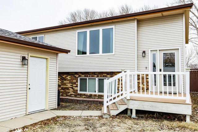 2008 5th Avenue E, West Fargo, ND 58078