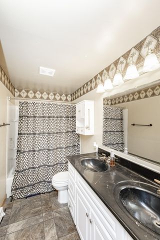 2008 5th Avenue E, West Fargo, ND 58078