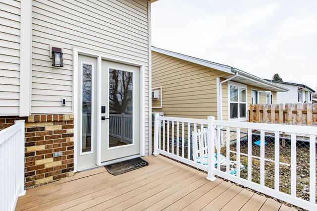 2008 5th Avenue E, West Fargo, ND 58078