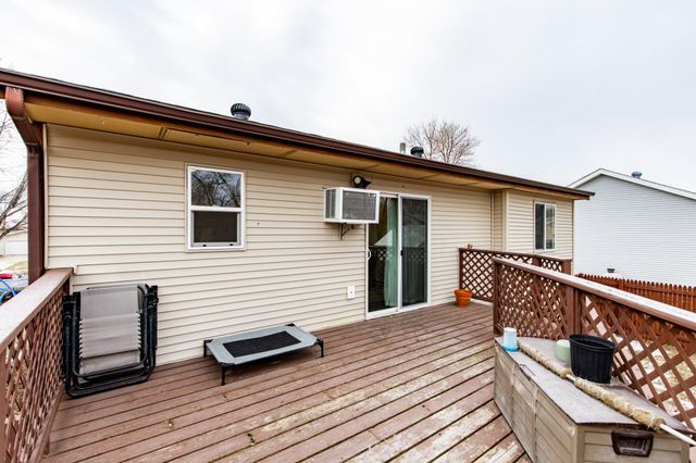 2008 5th Avenue E, West Fargo, ND 58078