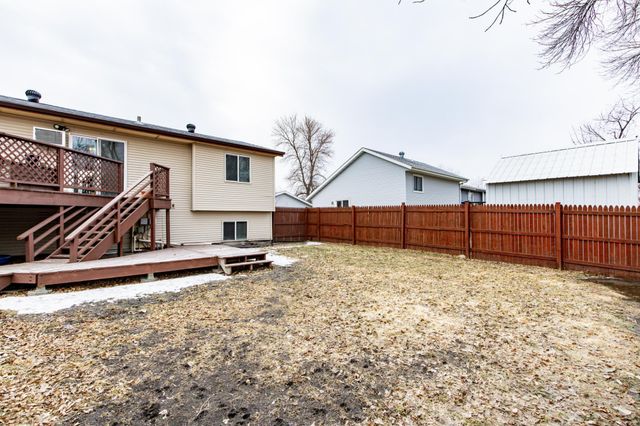 2008 5th Avenue E, West Fargo, ND 58078