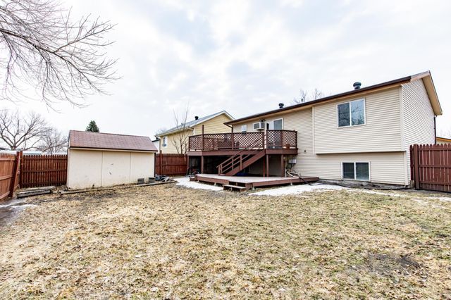 2008 5th Avenue E, West Fargo, ND 58078