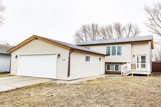 2008 5th Avenue E, West Fargo, ND 58078