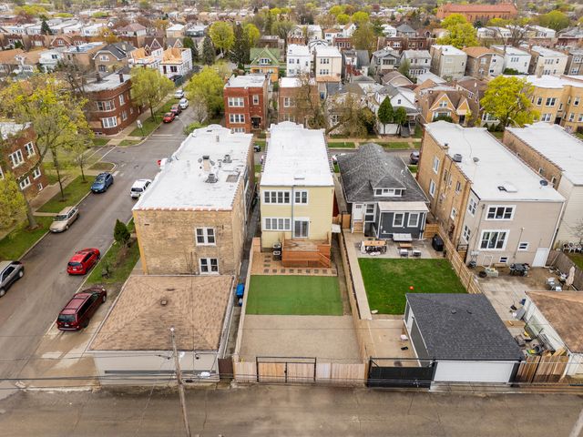 5304 W Cornelia Avenue 2, Chicago, IL 60641