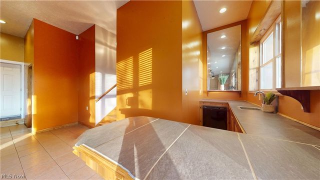 1284 River Road, Morgantown, WV 26501