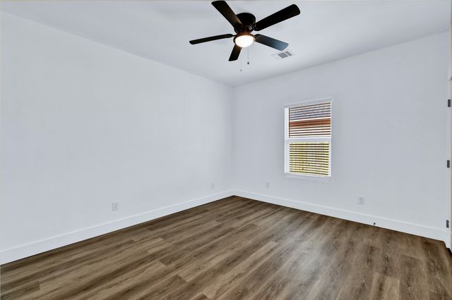 1027 W Coffin Street, Denison, TX 75020