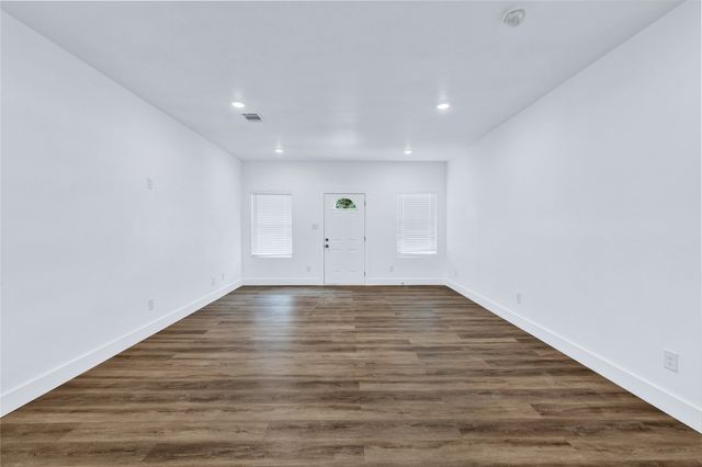 1027 W Coffin Street, Denison, TX 75020