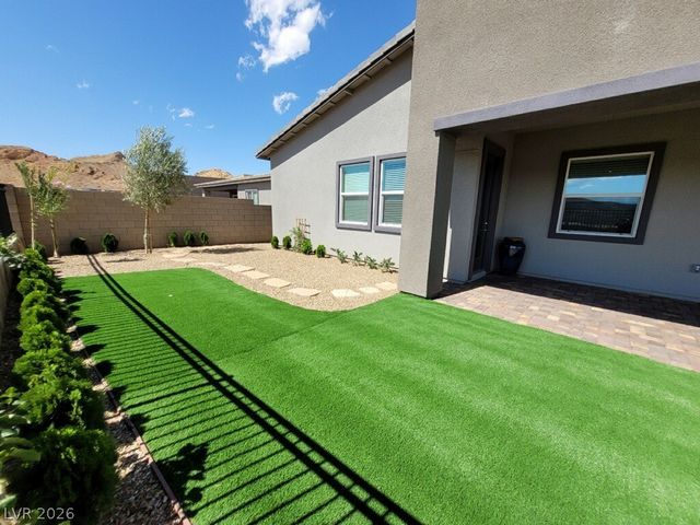 81 Reverie Heights Avenue, Henderson, NV 89011