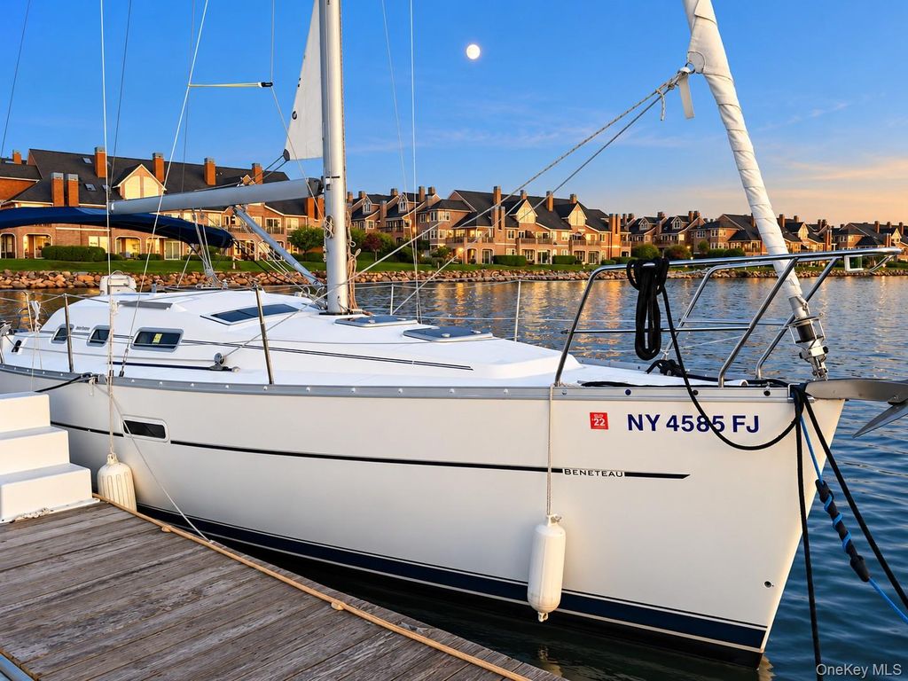 80 Half Moon Bay Marina Drive E-15, Croton-on-hudson, NY 10520 — photo 2