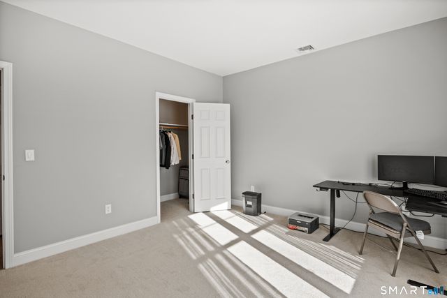 180 South Washington Street 7, Plainville, CT 06062