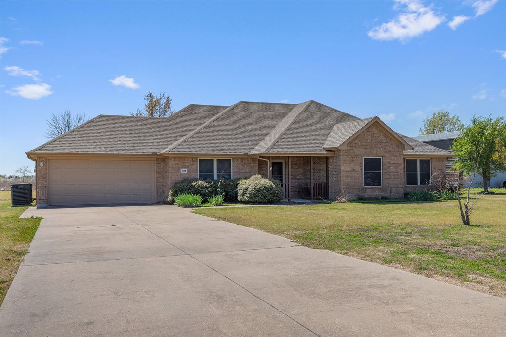 805 Cross Post Lane, Lowry Crossing, TX 75069