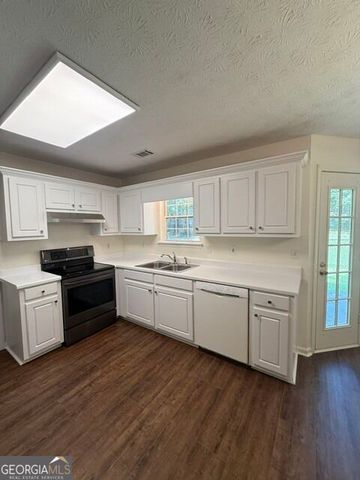 255 Lakeside Drive, Covington, GA 30016
