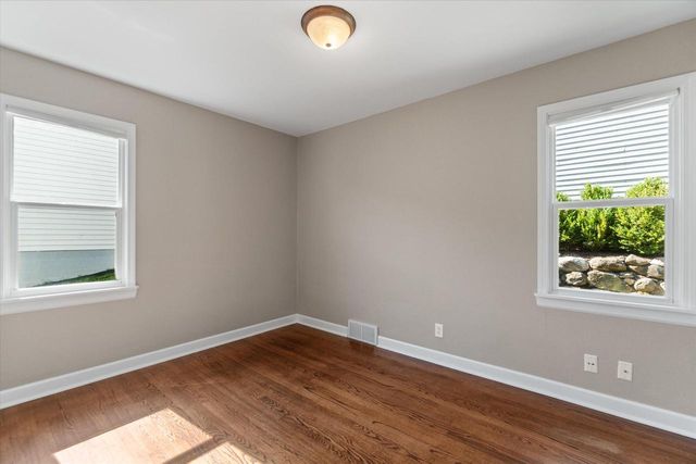 N39W27485 Hillside Grove ROAD, Pewaukee, WI 53072