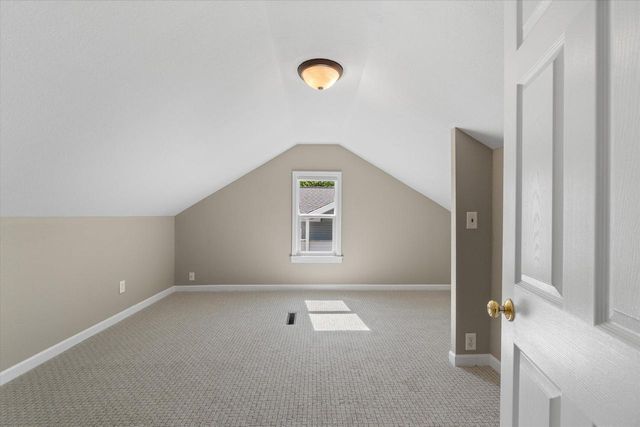 N39W27485 Hillside Grove ROAD, Pewaukee, WI 53072