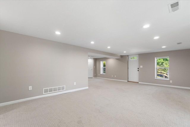 N39W27485 Hillside Grove ROAD, Pewaukee, WI 53072