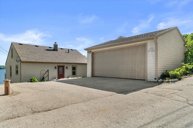 N39W27485 Hillside Grove ROAD, Pewaukee, WI 53072