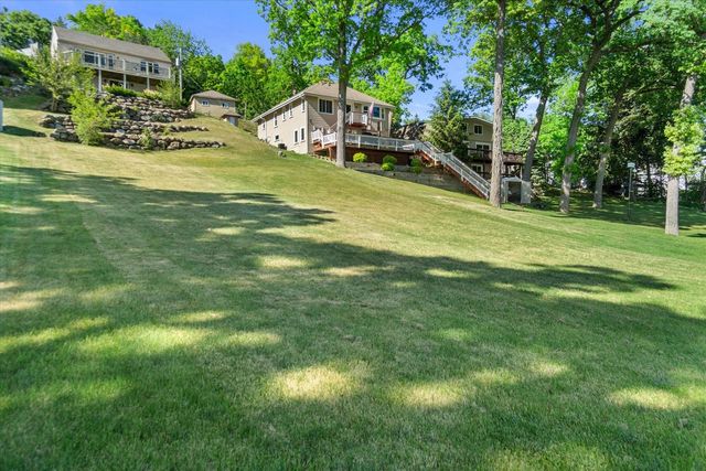 N39W27485 Hillside Grove ROAD, Pewaukee, WI 53072