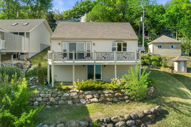 N39W27485 Hillside Grove ROAD, Pewaukee, WI 53072