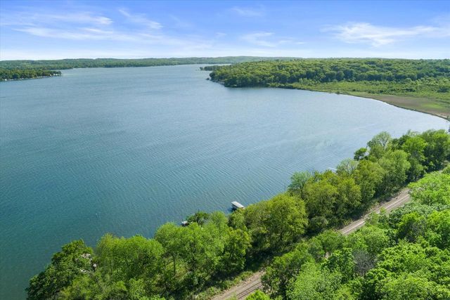 N39W27485 Hillside Grove ROAD, Pewaukee, WI 53072