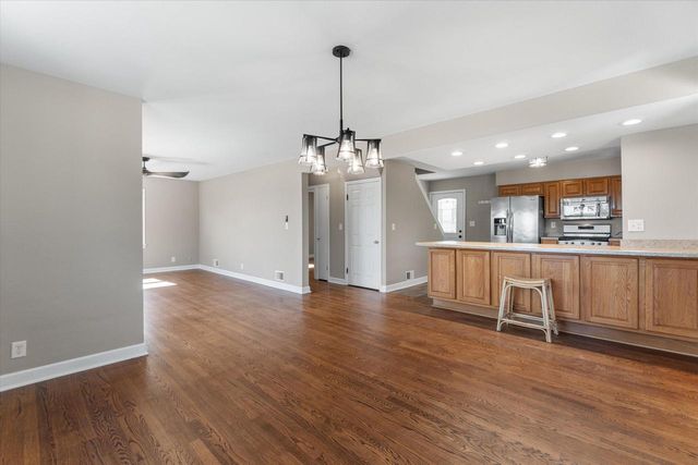 N39W27485 Hillside Grove ROAD, Pewaukee, WI 53072