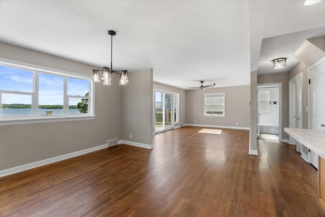 N39W27485 Hillside Grove ROAD, Pewaukee, WI 53072
