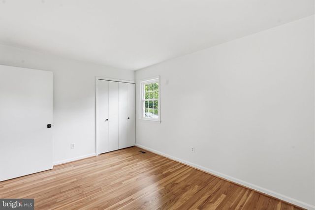 1827 ABBOTSFORD DR, Vienna, VA 22182