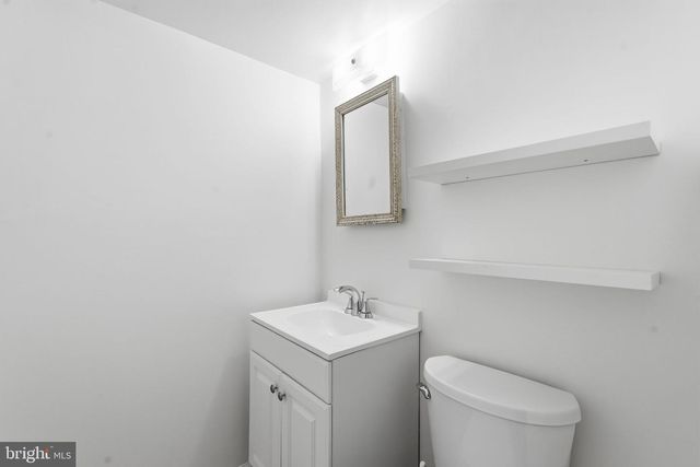 1827 ABBOTSFORD DR, Vienna, VA 22182