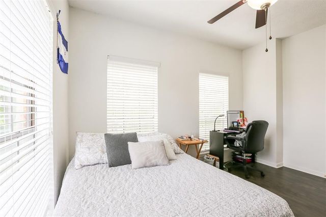 912 W 22nd ST 202, Austin, TX 78705