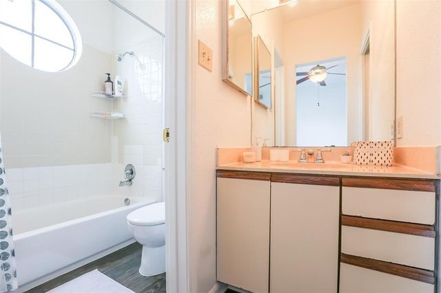 912 W 22nd ST 202, Austin, TX 78705